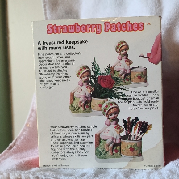 Vintage Strawberry patches candle holder - Picture 2 of 2